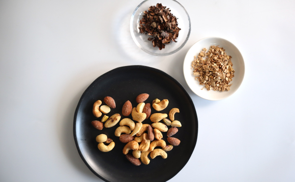 カカオハスク+桜スモークとナッツの薫りのハーモニー。