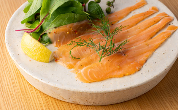 スモークサーモンパストラミ（40g）