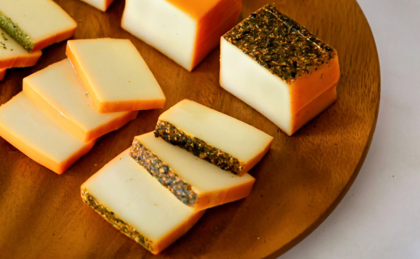 スモークチーズ（七味唐辛子味）