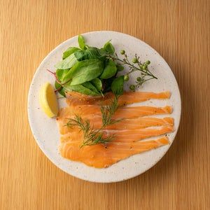 スモークサーモンパストラミ（80g）
