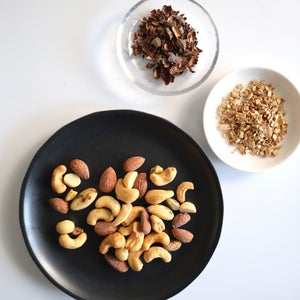 3つの薫りを楽しむ Kaoriのスモーク6種セット（ナッツ5種+チーズ）